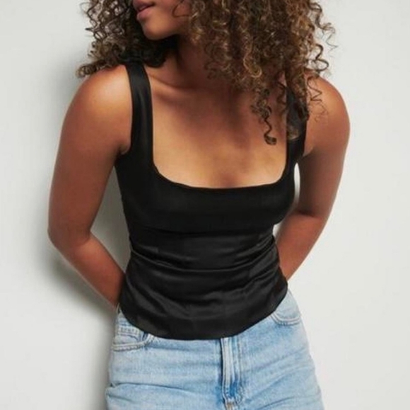 🖤 Dynamite Black Tank Top - Picture 2 of 3